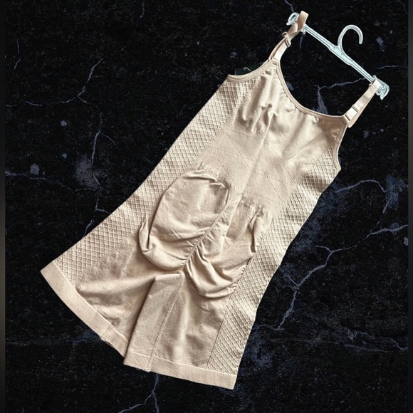 SHAPING ROMPER - Picture 3 of 6